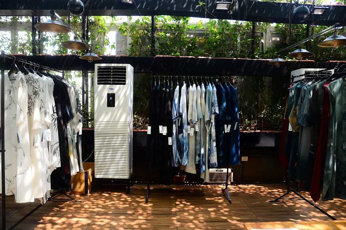 Anju_Modi_Spring_Summer_19_Collection_-_Anju_Modi_X_Tyaani_by_Karan_Johar_6_