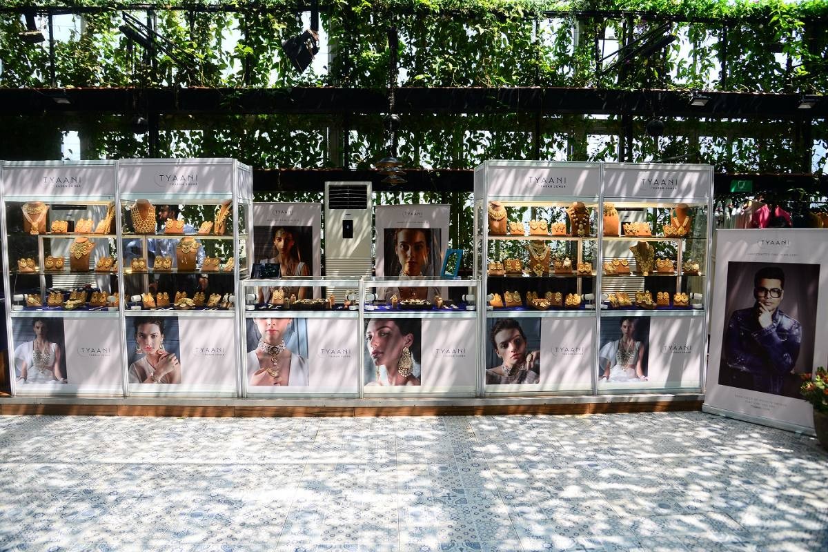 Tyaani_by_Karan_Johar_Spring_Summer_19_collection_-_Anju_Modi_X_Tyaani_by_Karan_Johar_2_