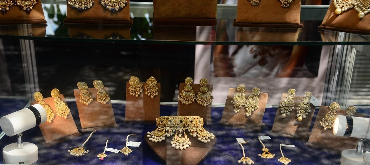 Tyaani_by_Karan_Johar_Spring_Summer_19_collection_-_Anju_Modi_X_Tyaani_by_Karan_Johar_3_