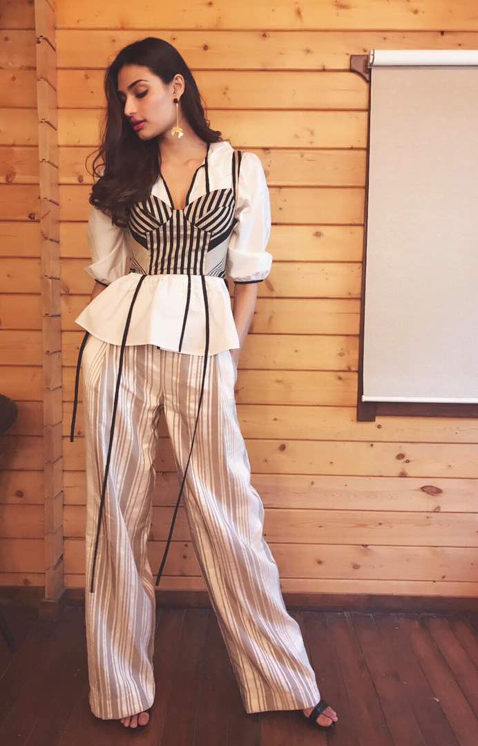 Athiya_Shetty_wearing_Eurumme