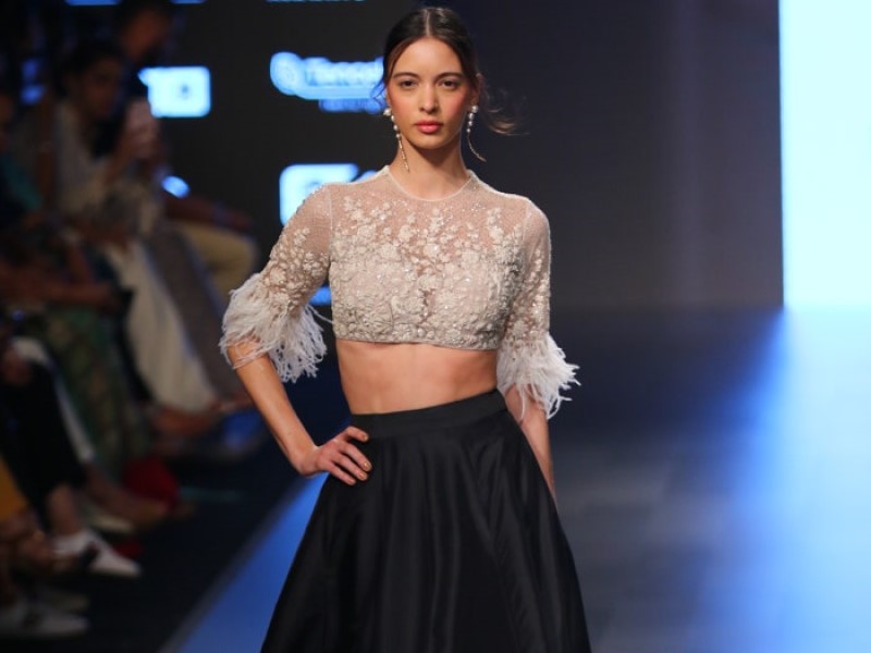Ridhi Mehra LFW SS'18 Cinco- 12